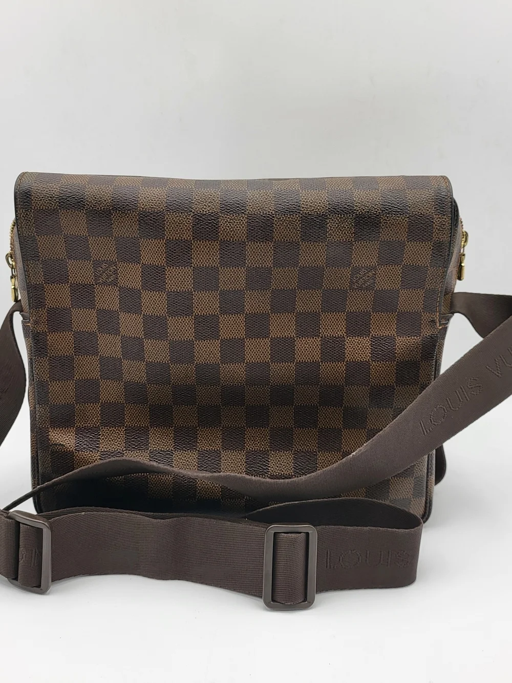 LOUIS VUITTON Damier Ebene Canvas Naviglio Messenger Bag. Authentic, w/COA..